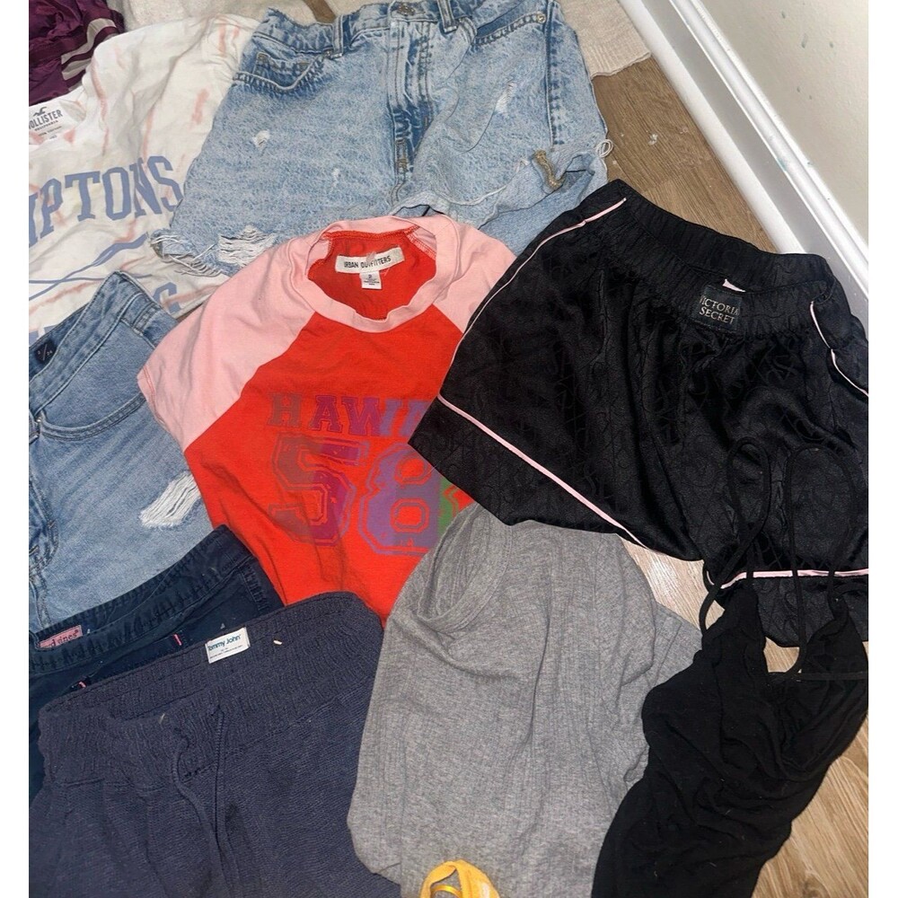 HUGE SALE BUNDLE - Picture 7 of 8